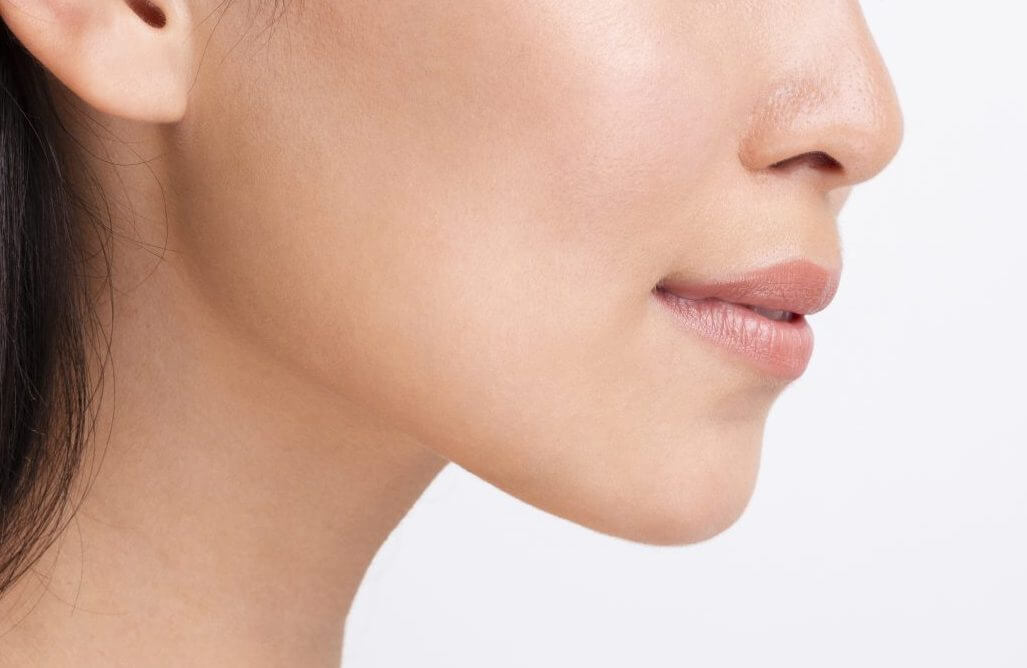 close-up-beautiful-woman-with-copy-space