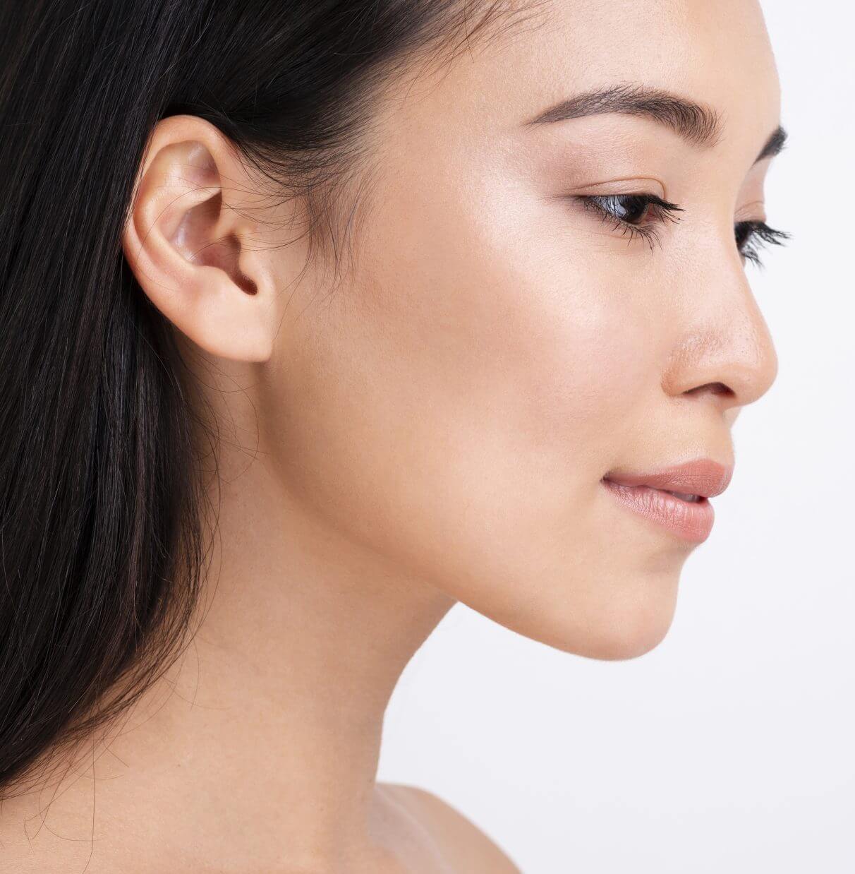 close-up-beautiful-woman-with-copy-space